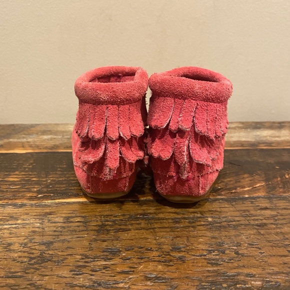 Minnetonka 4C - Picture 4 of 4